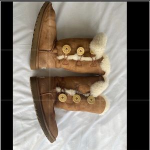 Ugh boots Bailey Button size 6 beige
